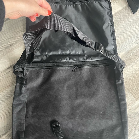 The Who tour bag - never used! NEW - Picture 3 of 5